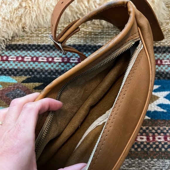 Vintage Leather Small Fanny/Waist Pack - Picture 3 of 8